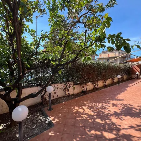 Delizioso A 5 Minuti Dalla Metro A 公寓