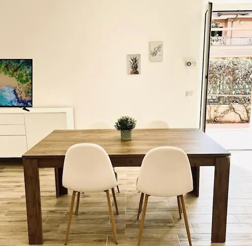 Delizioso A 5 Minuti Dalla Metro A 아파트